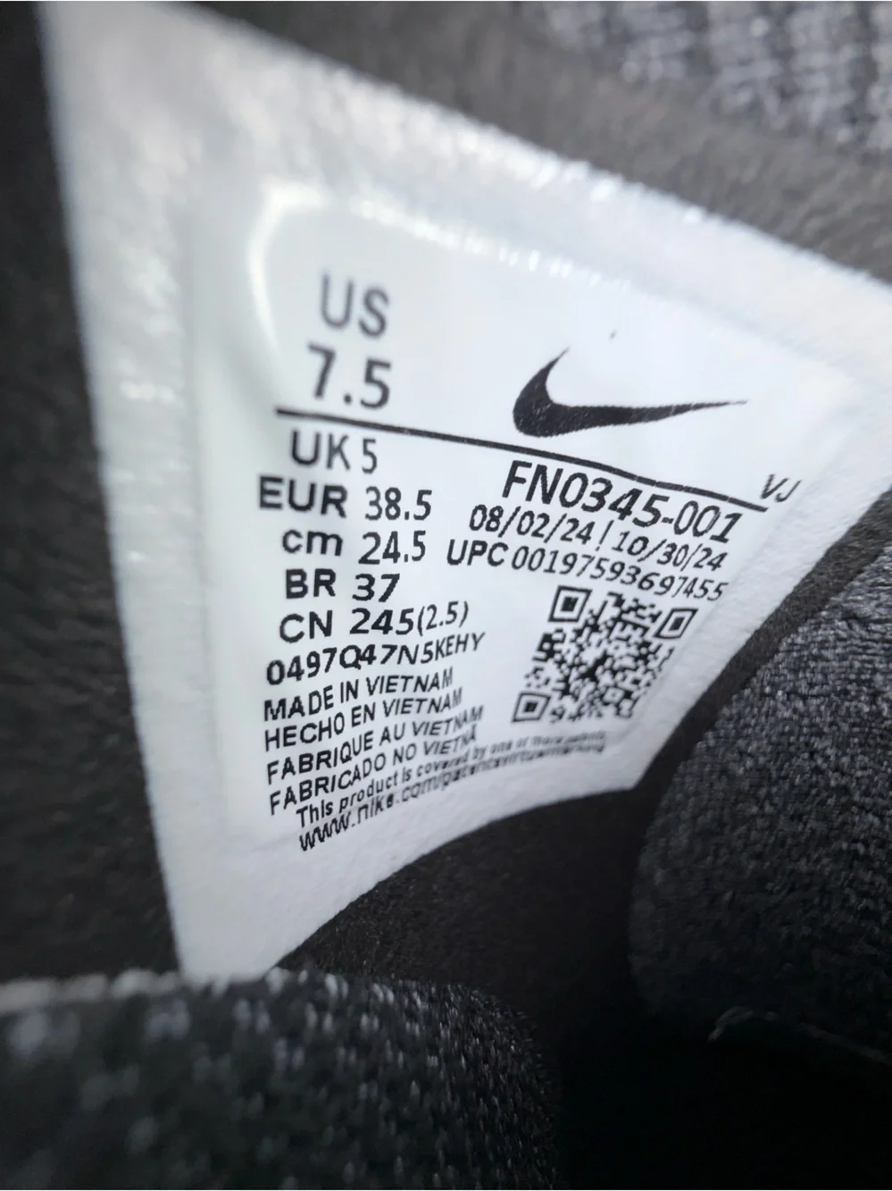 Nike Reyna EasyOn Slip On Trainers Black White Women